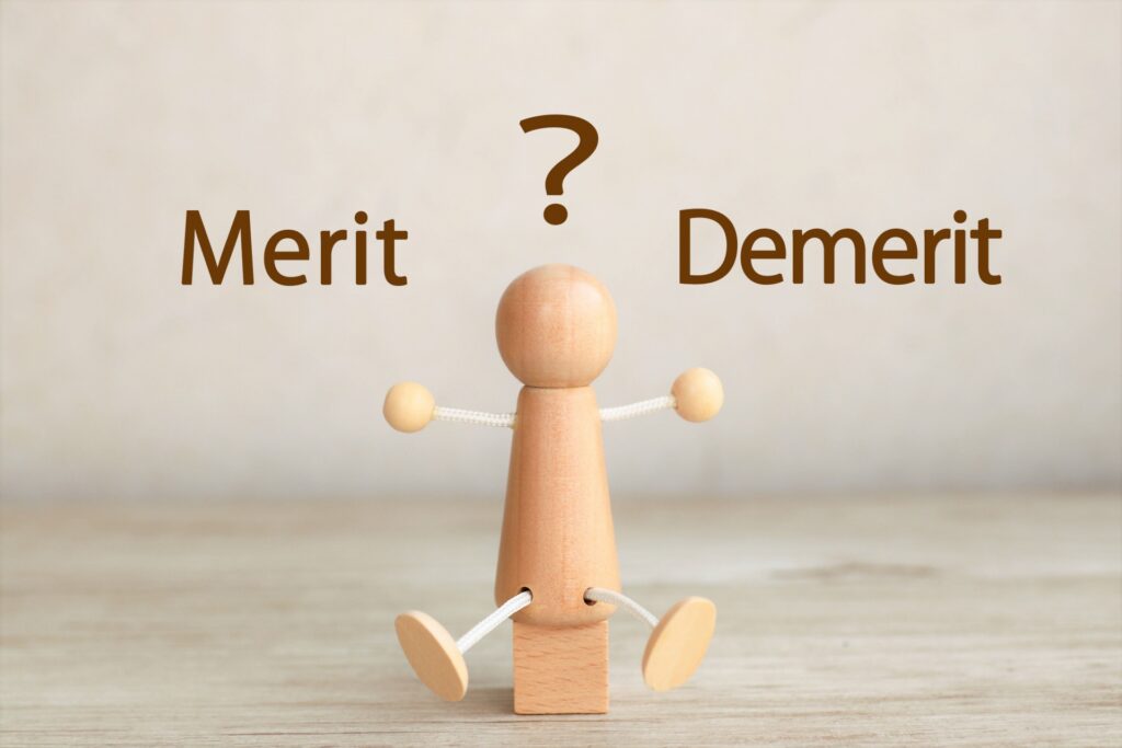 メリット　デメリット　人形