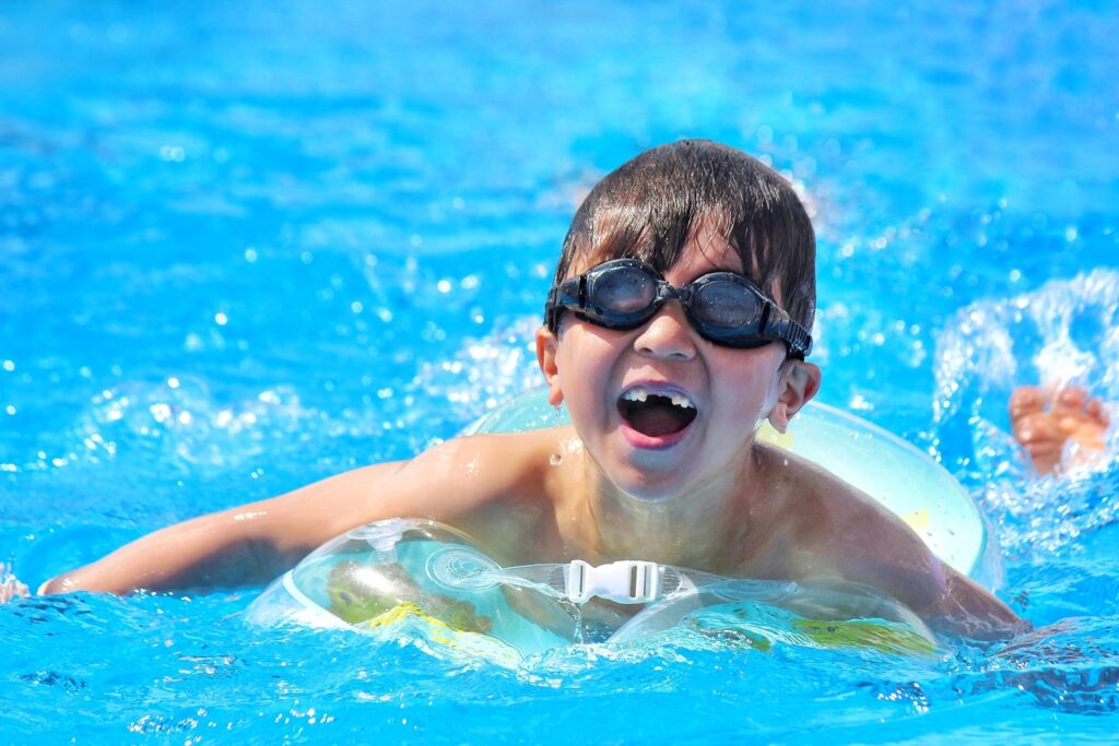 子供 プール 男の子