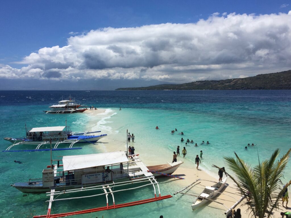 スミロン島 ビーチ　船