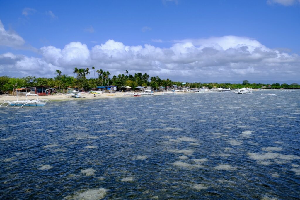 ヒルトゥガン島　ビーチ