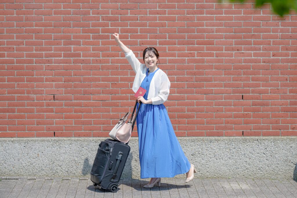 旅行 女性 スーツケース