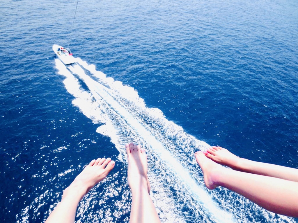 パラセーリング　セブ島でできるマリンスポーツ　マリンアクティビティ