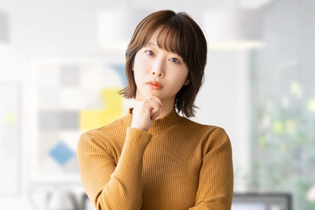 女性　悩む