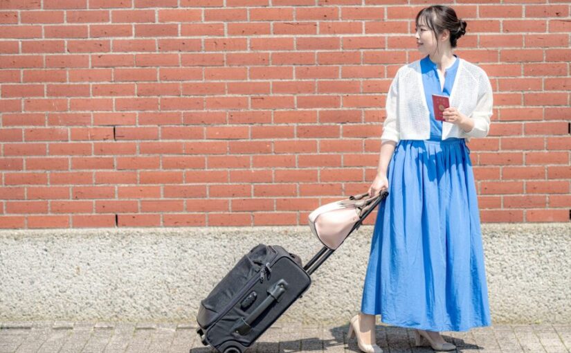 キャリーケース　女性