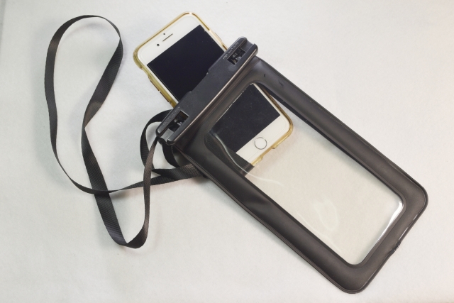 防水スマホケース
