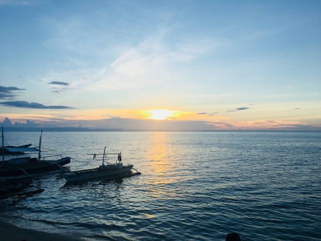 セブ港　夕日
