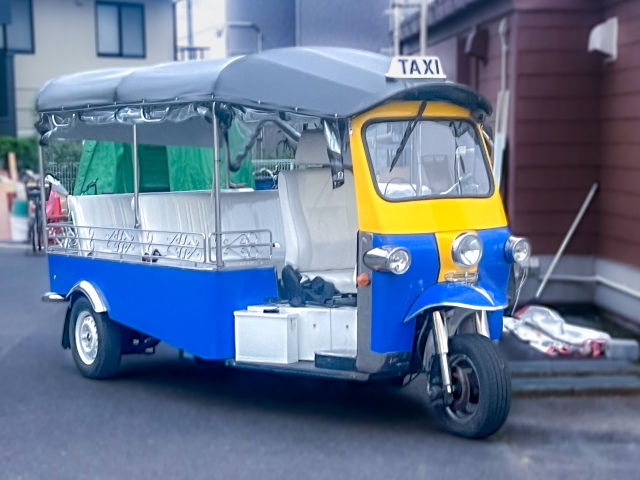 シラオガーデン　バイクタクシー　トゥクトゥク