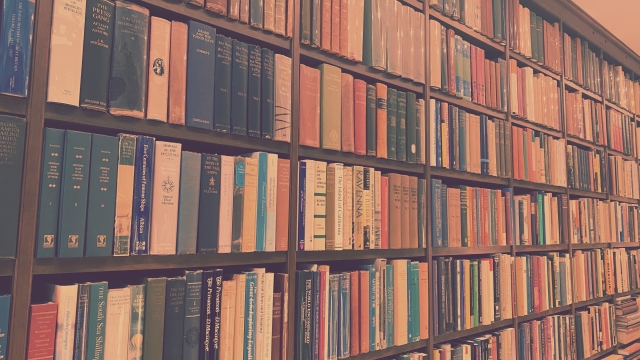 オシャレな洋書　本棚