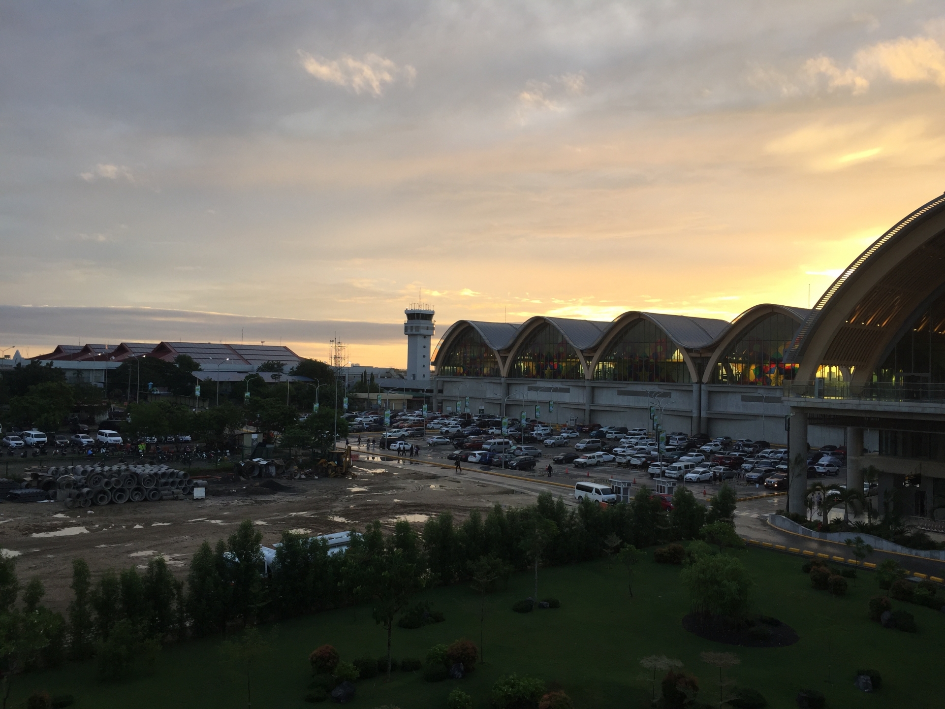 マクタン空港